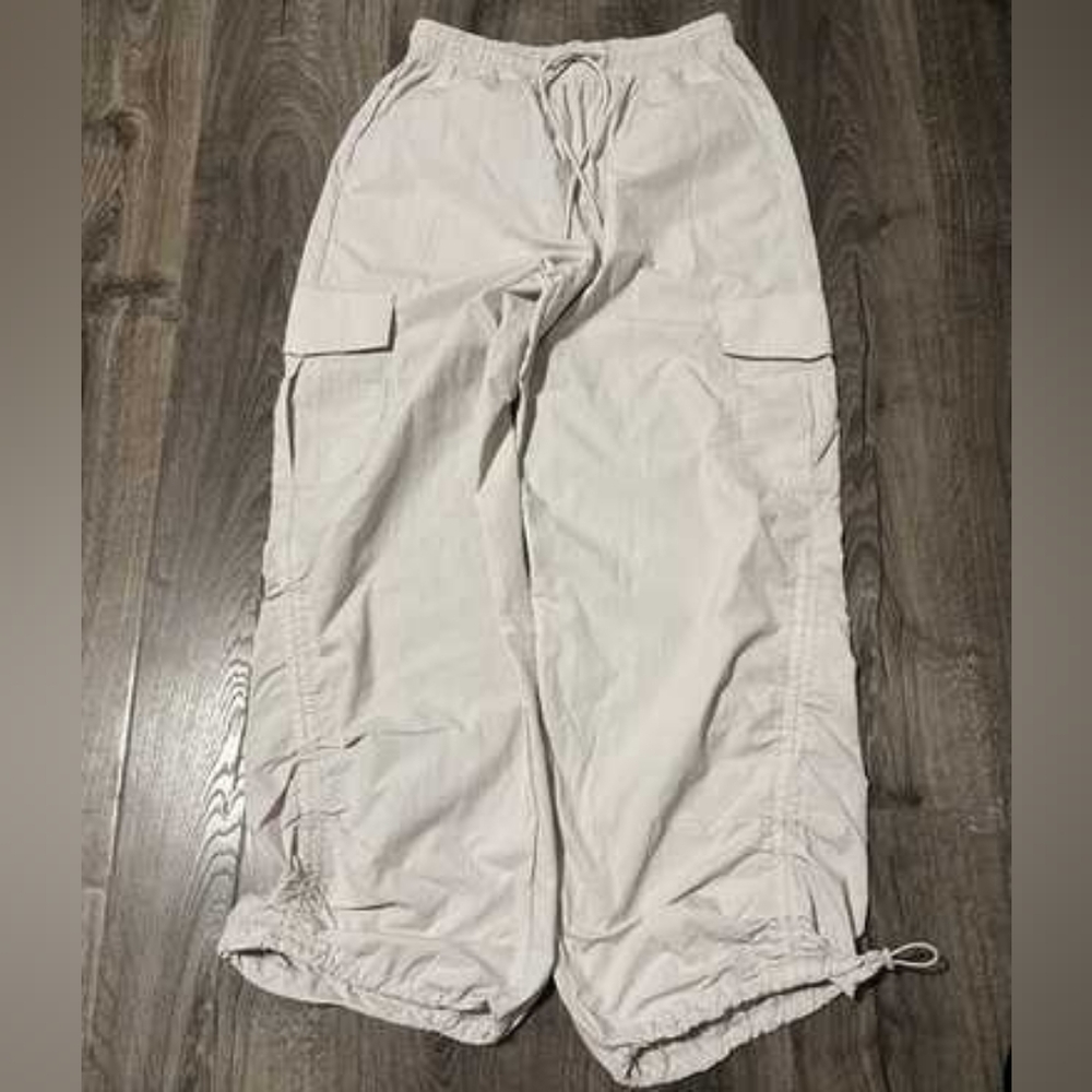Gilly Hicks Light Beige Cargo Pants